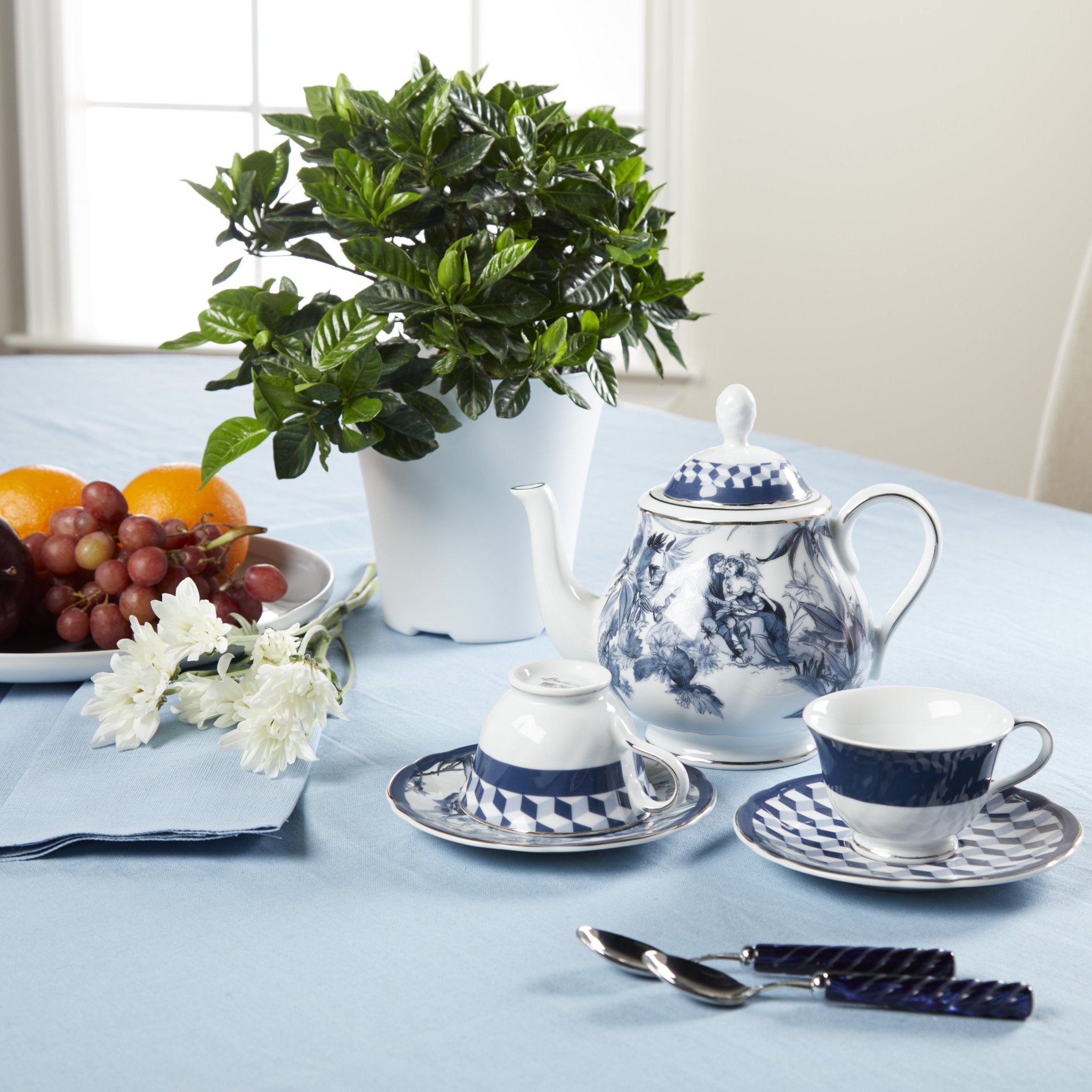 Antoinette Teapot